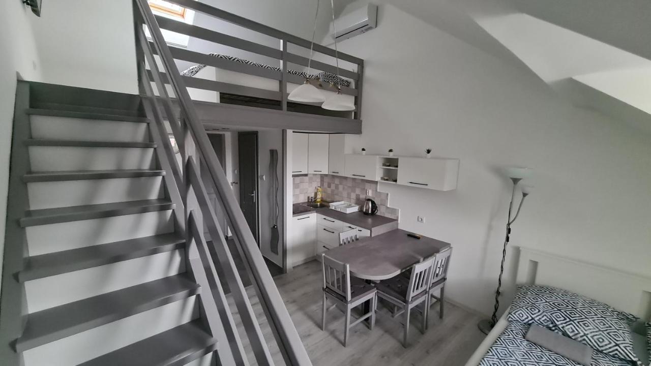 Gyulai-Fuerdo-Apartman Ii. Exteriör bild