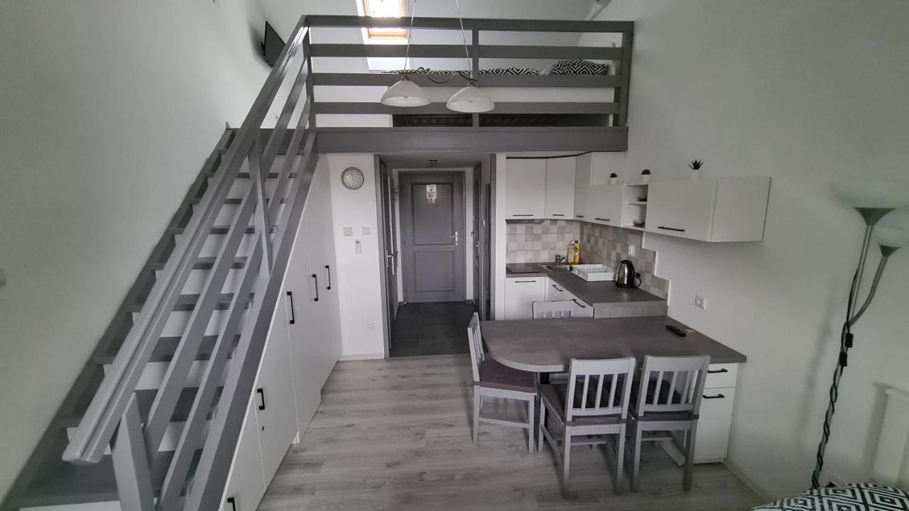 Gyulai-Fuerdo-Apartman Ii. Exteriör bild