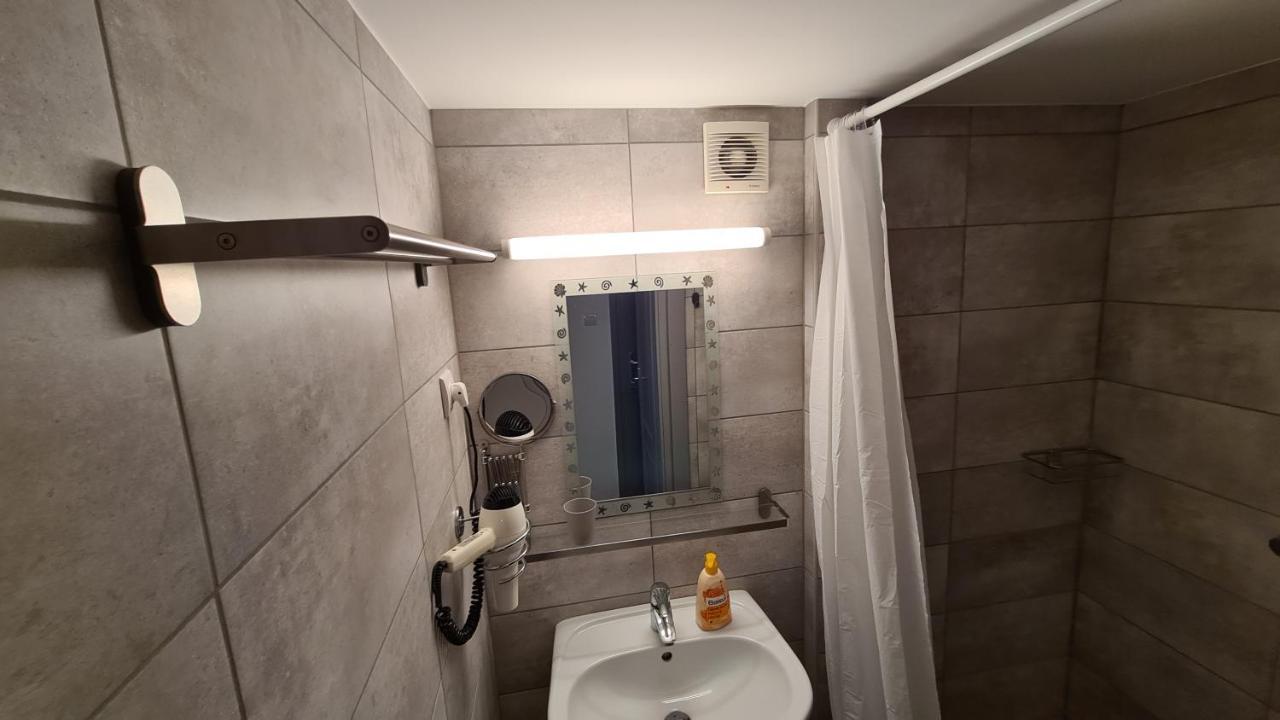 Gyulai-Fuerdo-Apartman Ii. Exteriör bild