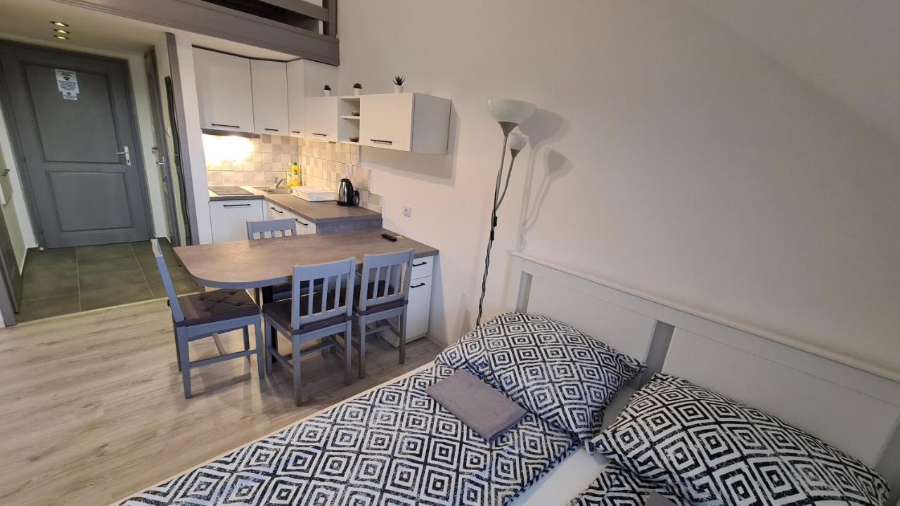 Gyulai-Fuerdo-Apartman Ii. Exteriör bild