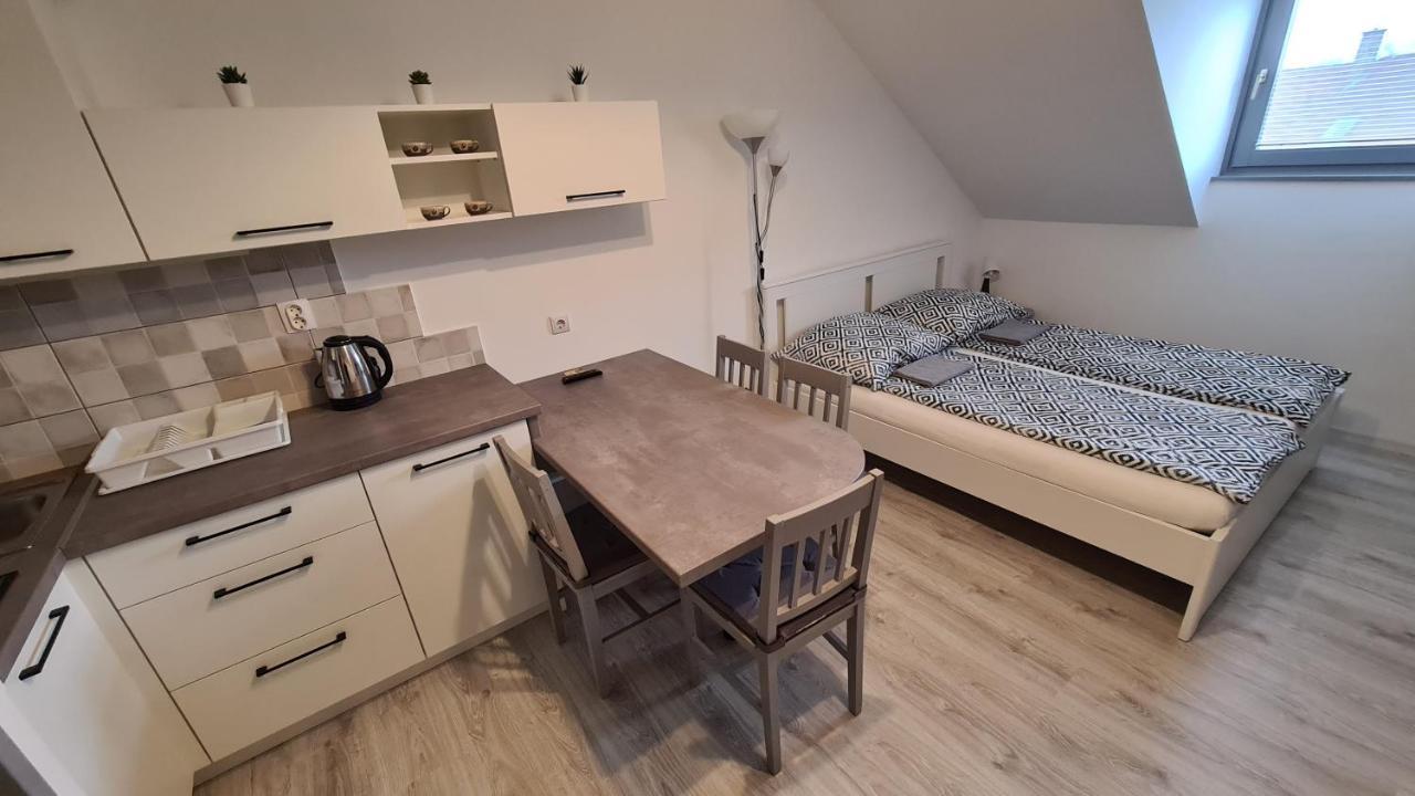 Gyulai-Fuerdo-Apartman Ii. Exteriör bild
